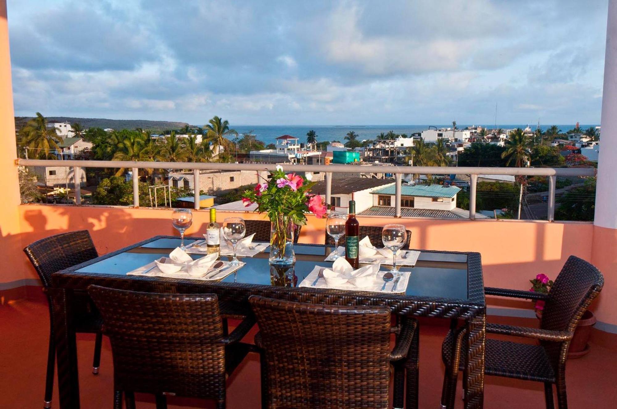 Torre Mar Galapagos Boutique Suites Puerto Ayora  Eksteriør billede